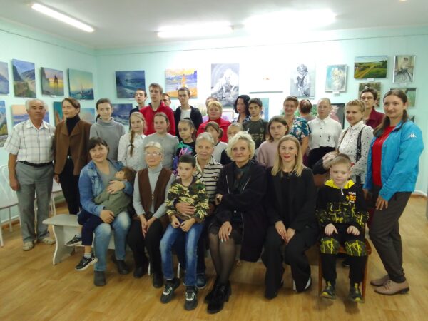 Выставка картин художников Алтайского района «Вдохновение”